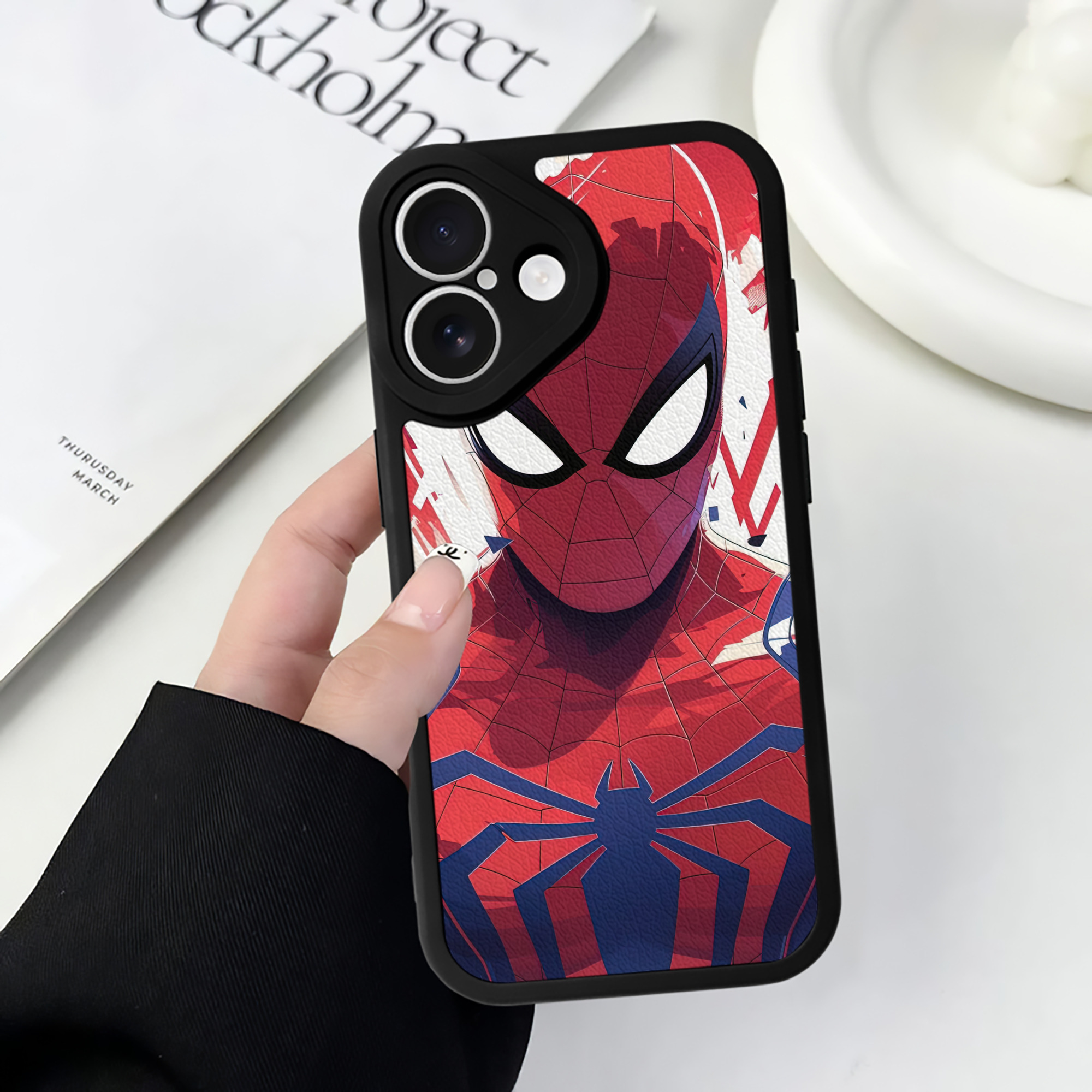 （画像用） Spider Man スパイダーマン 【iPhone 16シリーズ対応】シリコンスマホケース（レザー調） 材質：シリコン